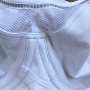 Brendon sports bra NWT Great support
